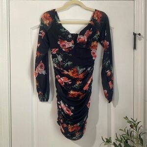 H28 Guess Long Sleeve Elegant floral body con ruched short dress NWOT XS